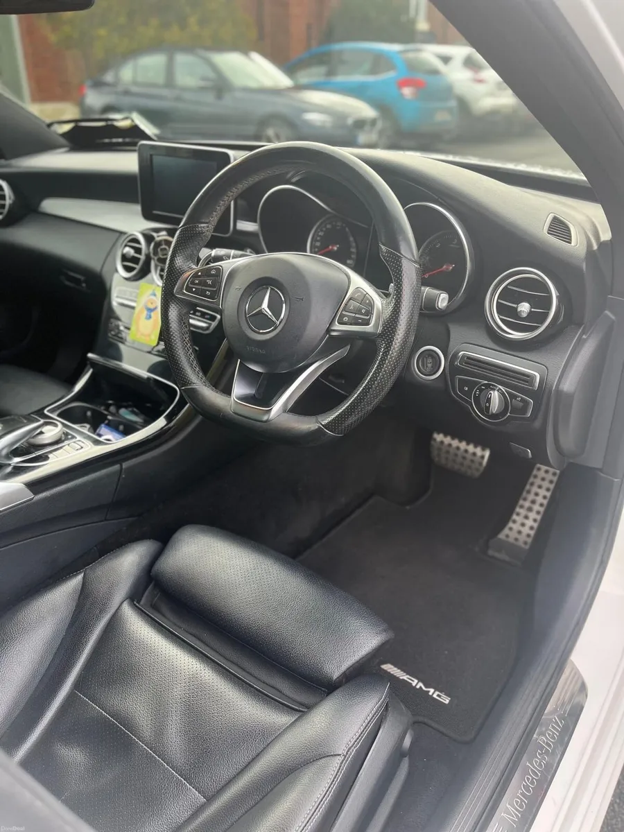 Mercedes Benz C220 D AMG - Image 4