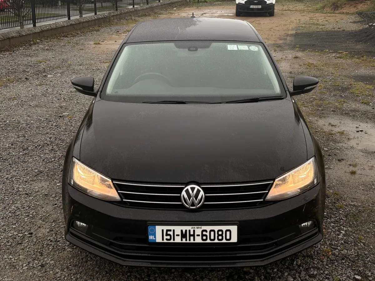 Volkswagen Jetta 2015 - Excellent Condition - Image 2
