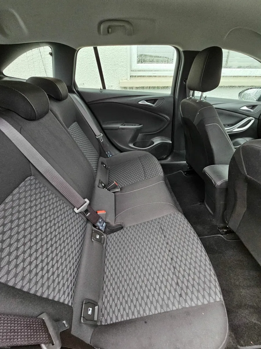 Opel Astra van 2022 - Image 4