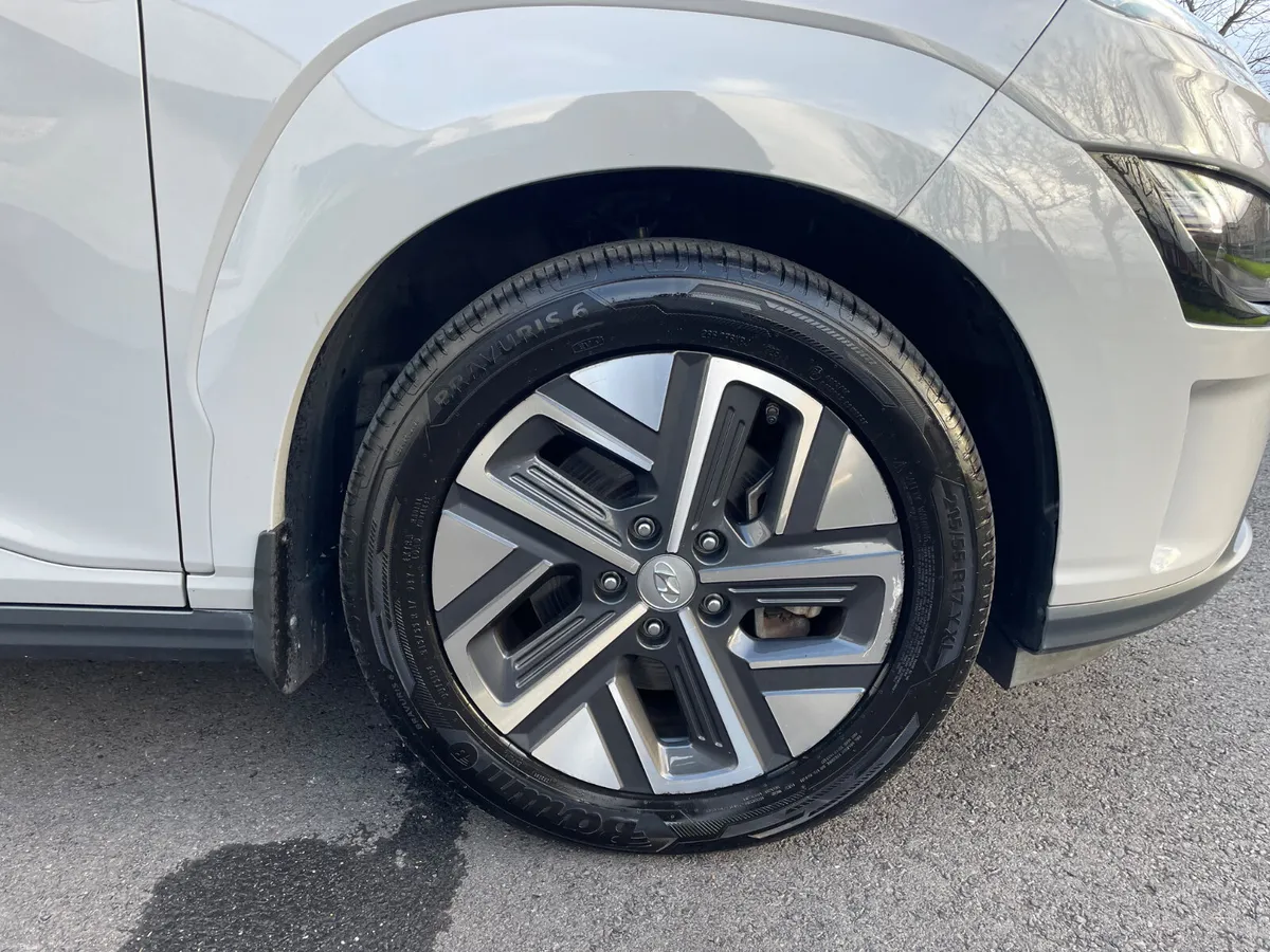 PREMIUM SE-64KW-LEATHER-APPLE PLAY-120TAX - Image 2