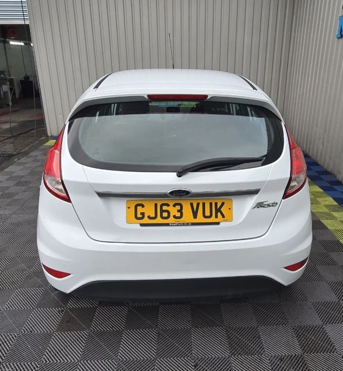 2013 Ford Fiesta 1.2 Petrol ZETEC - Image 4