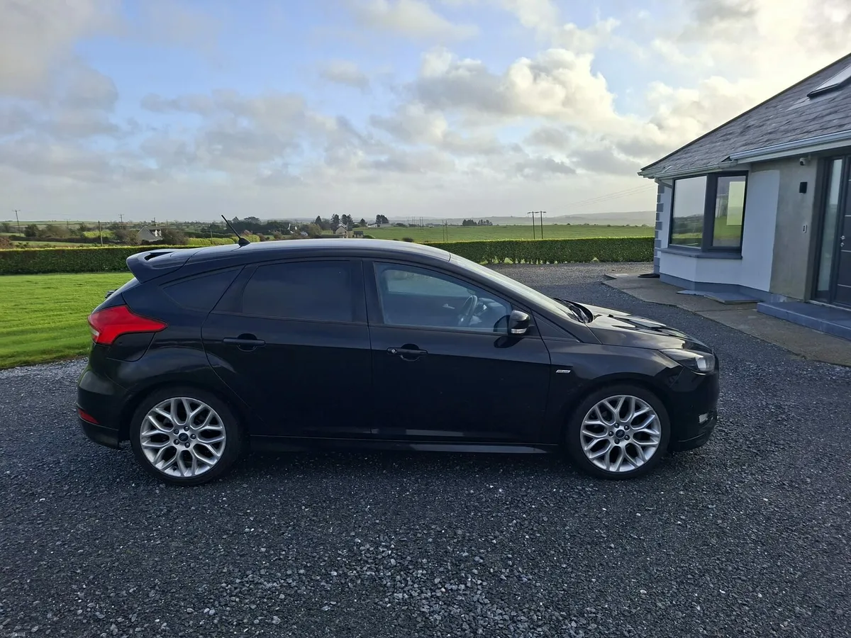 2018 Ford Focus 1.0 ST-LINE ECOBOOST 140HP 5DR - Image 3