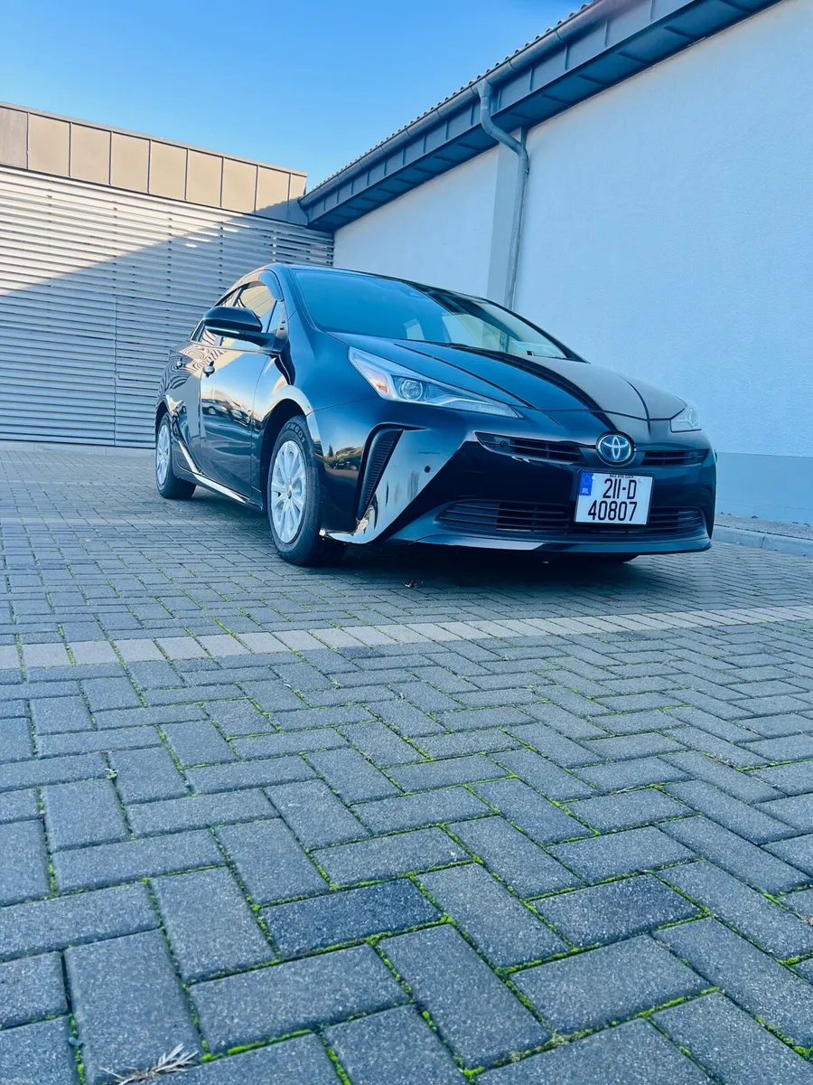 2021 Toyota Prius Luxury – 1.8 Hybrid Automatic - Image 4