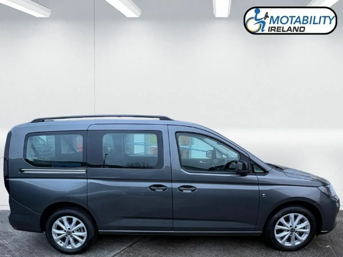 Volkswagen Caddy Maxi Life 1.5 Plug in Hybrid Whee - Image 4