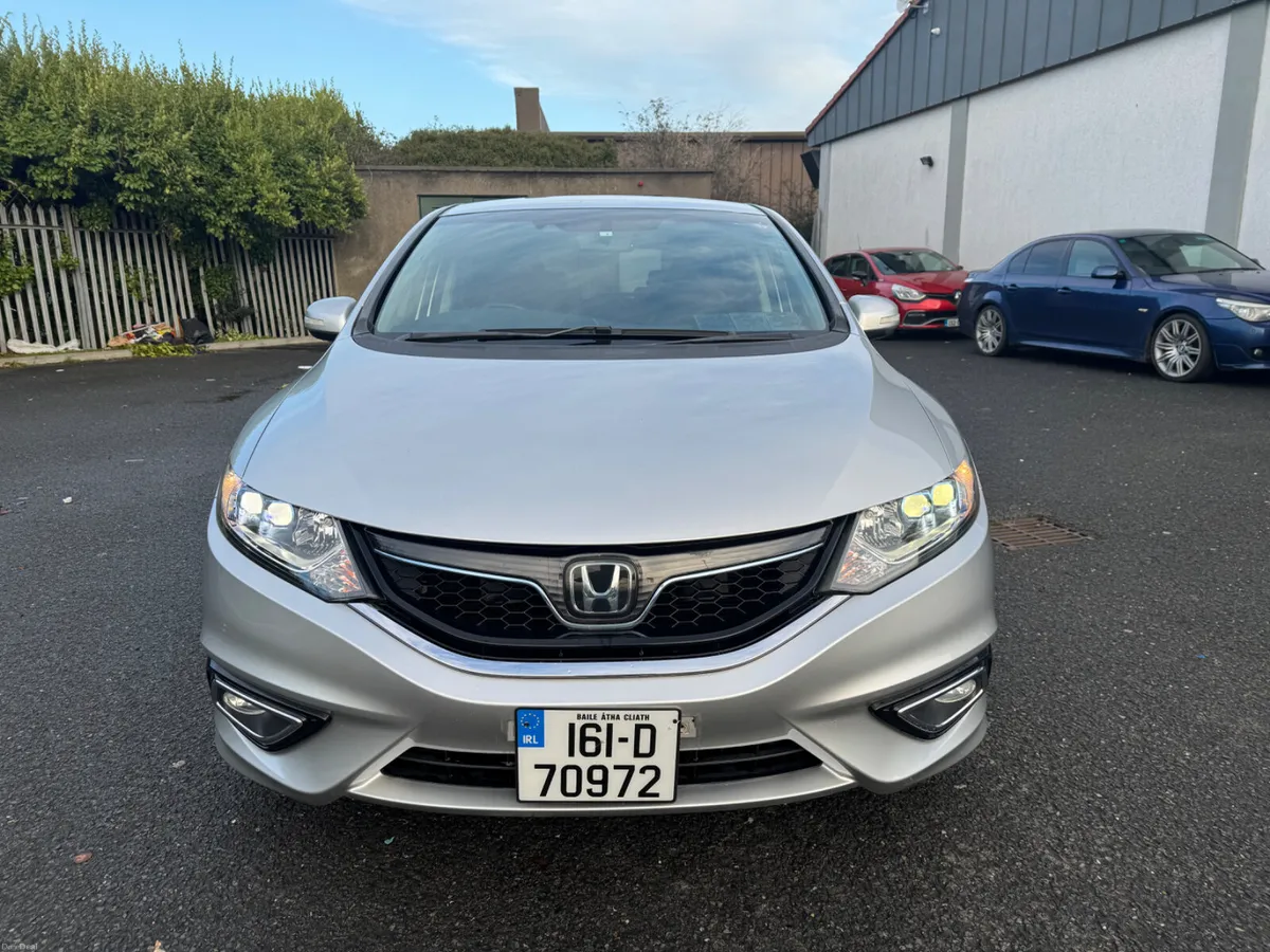 Honda Jade 2016 Hybrid 1.5 automatic 6 seats - Image 6