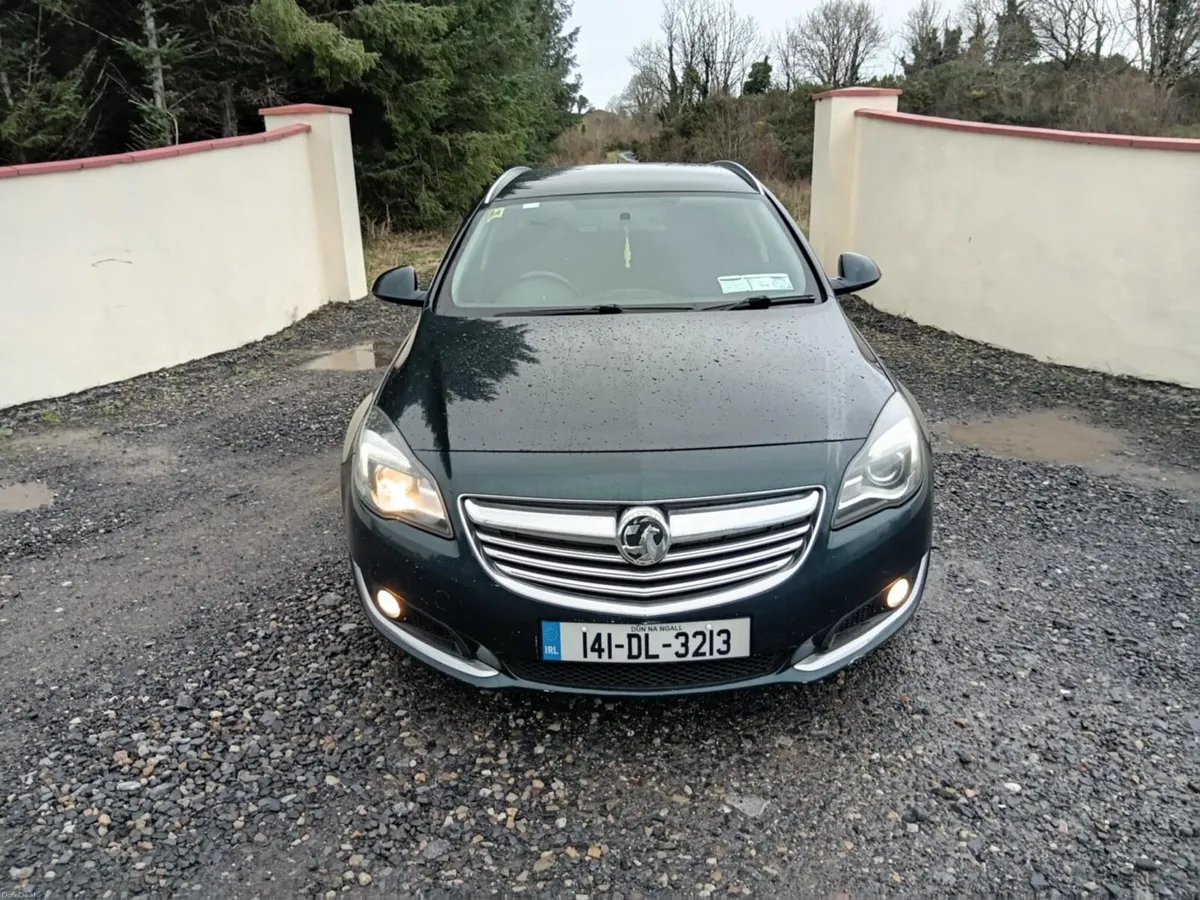 2014 vauxal insignia estate nct July 2026 - Image 1