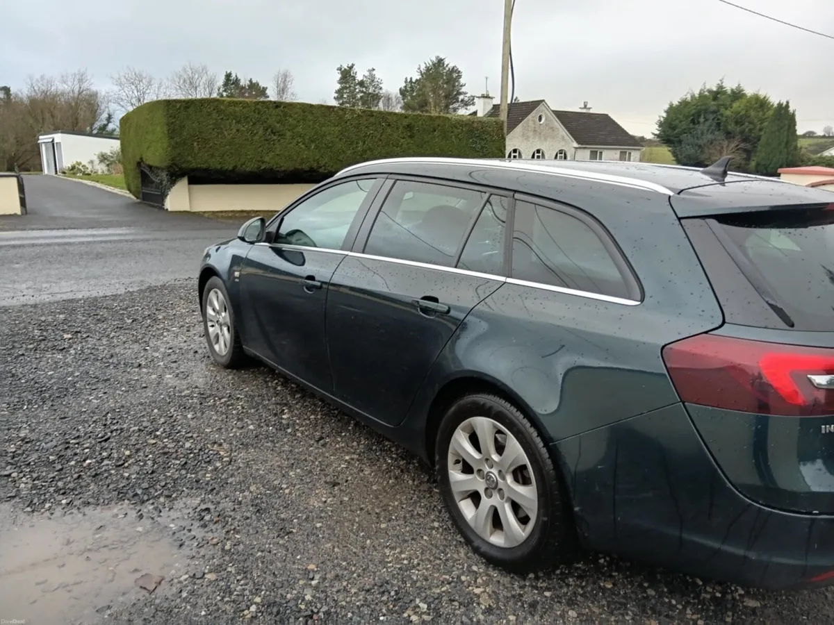 2014 vauxal insignia estate nct July 2026 - Image 2