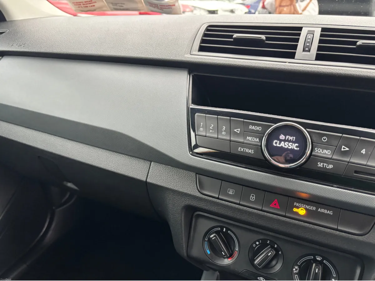 Skoda Fabia ACTIVE 1.0 MPI 60HP 4DR Finance Availa - Image 2