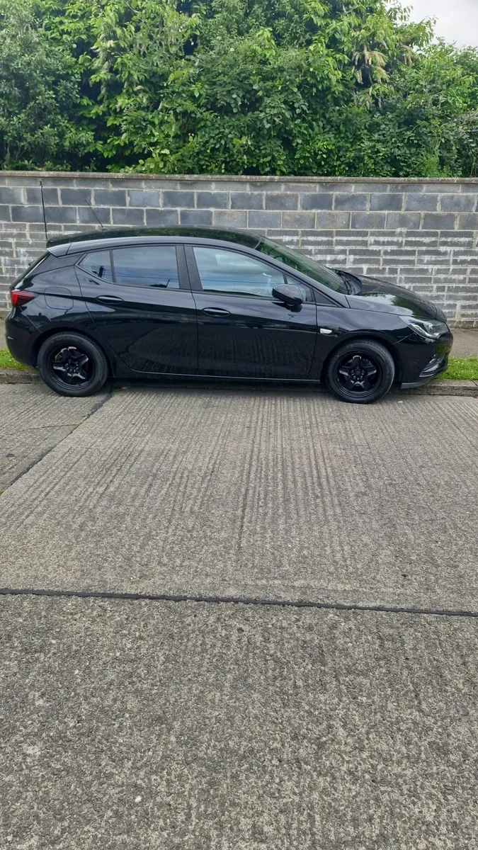 Opel Astra 2018 - Image 3