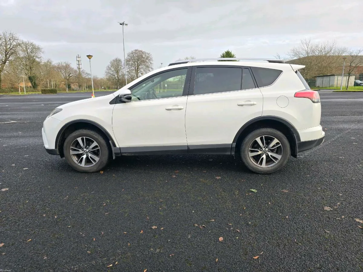 Toyota Rav 4 - Image 4