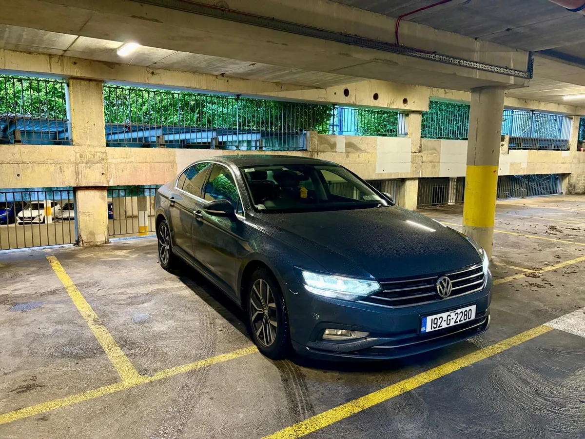 Volkswagen Passat 1.6 TDI DSG AUTO - Image 1