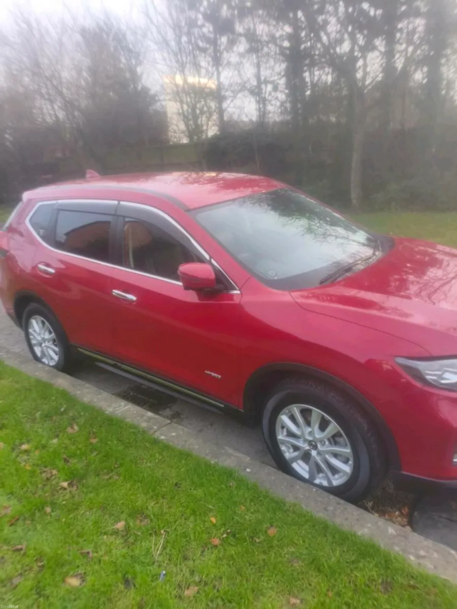 NISSAN X-TRAIL 2.0 L PETROL AUTOMATIC HYBRID - Image 3