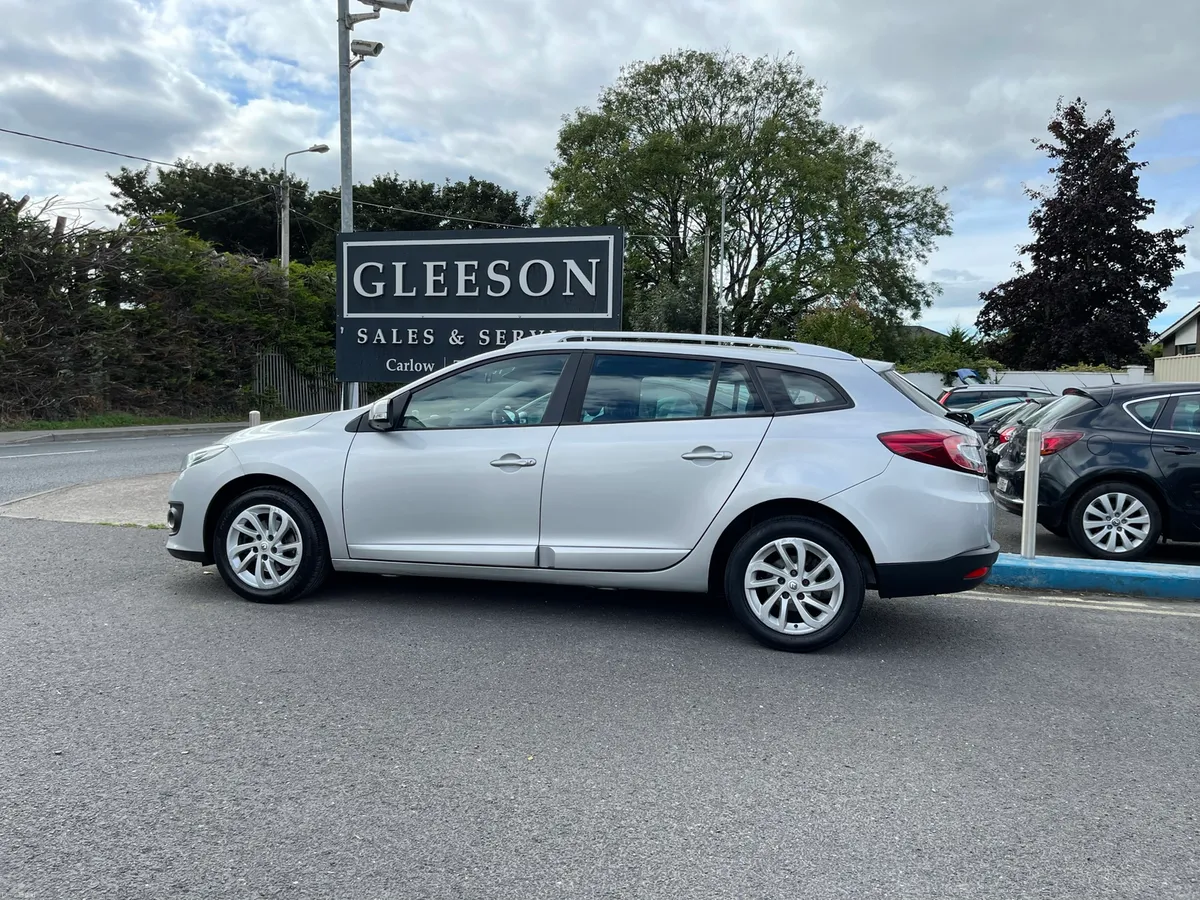 2015 Renault Megane 1.5 DCi Diesel Estate - Image 2