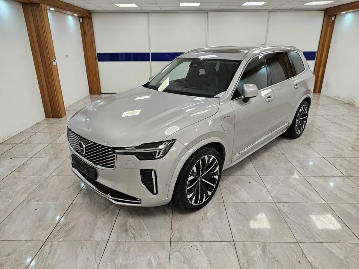 Volvo XC90 ULTRA MODEL ! - Image 3