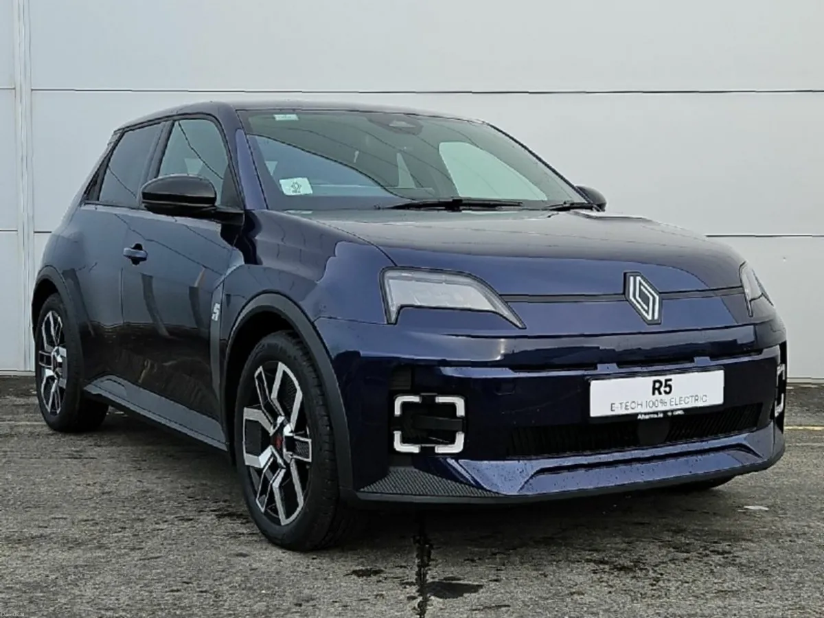 Renault 5 EV Techno 52kw - Image 1