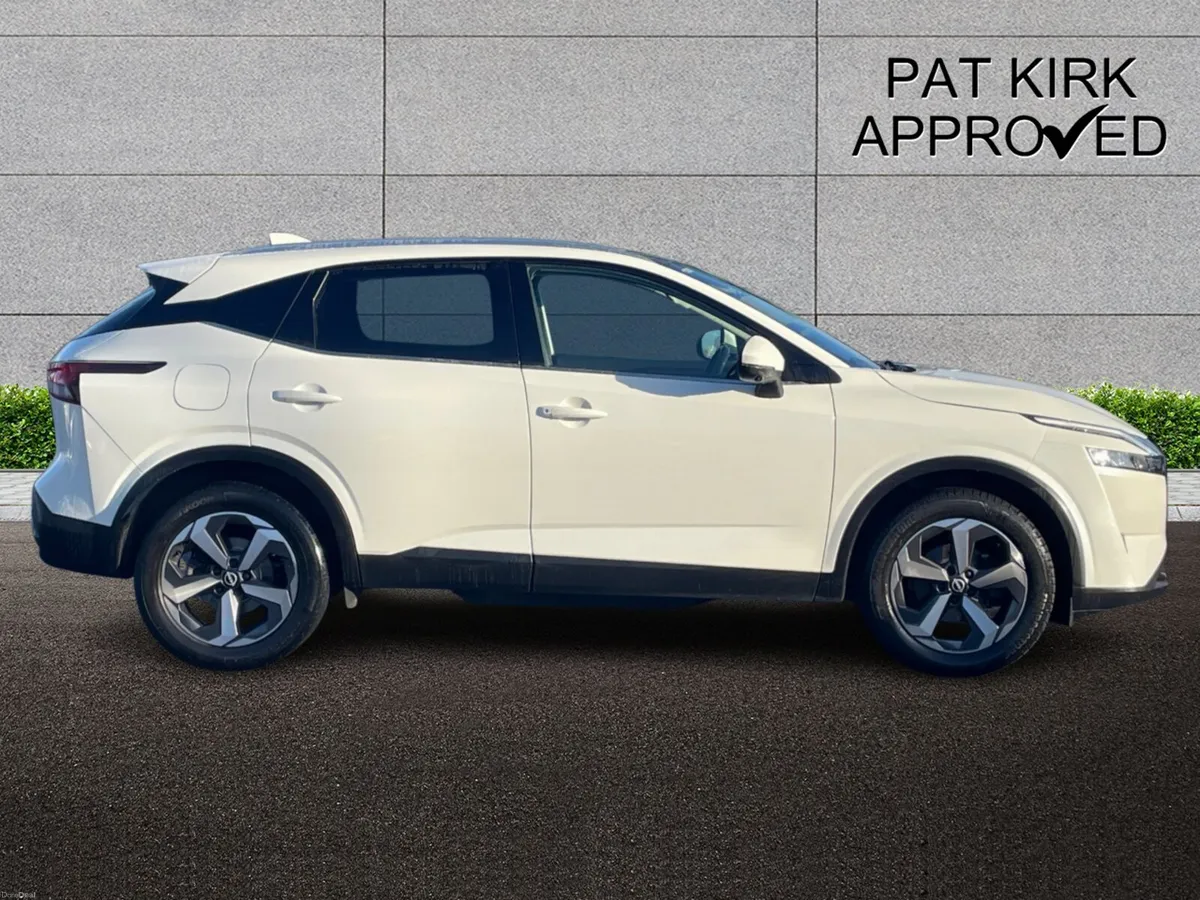 Nissan Qashqai Hatchback N-Connecta - Image 3