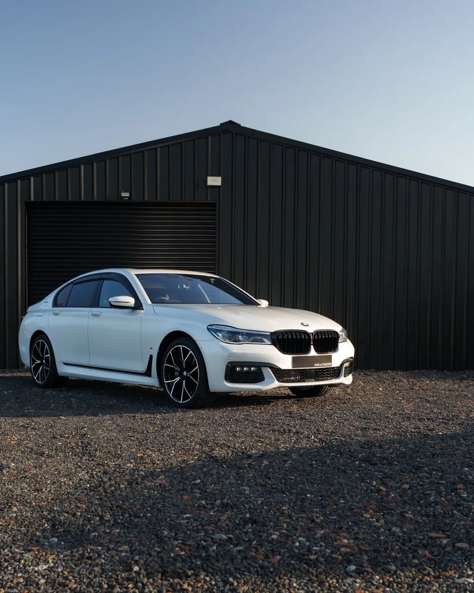 BMW 740e M SPORT - Image 1