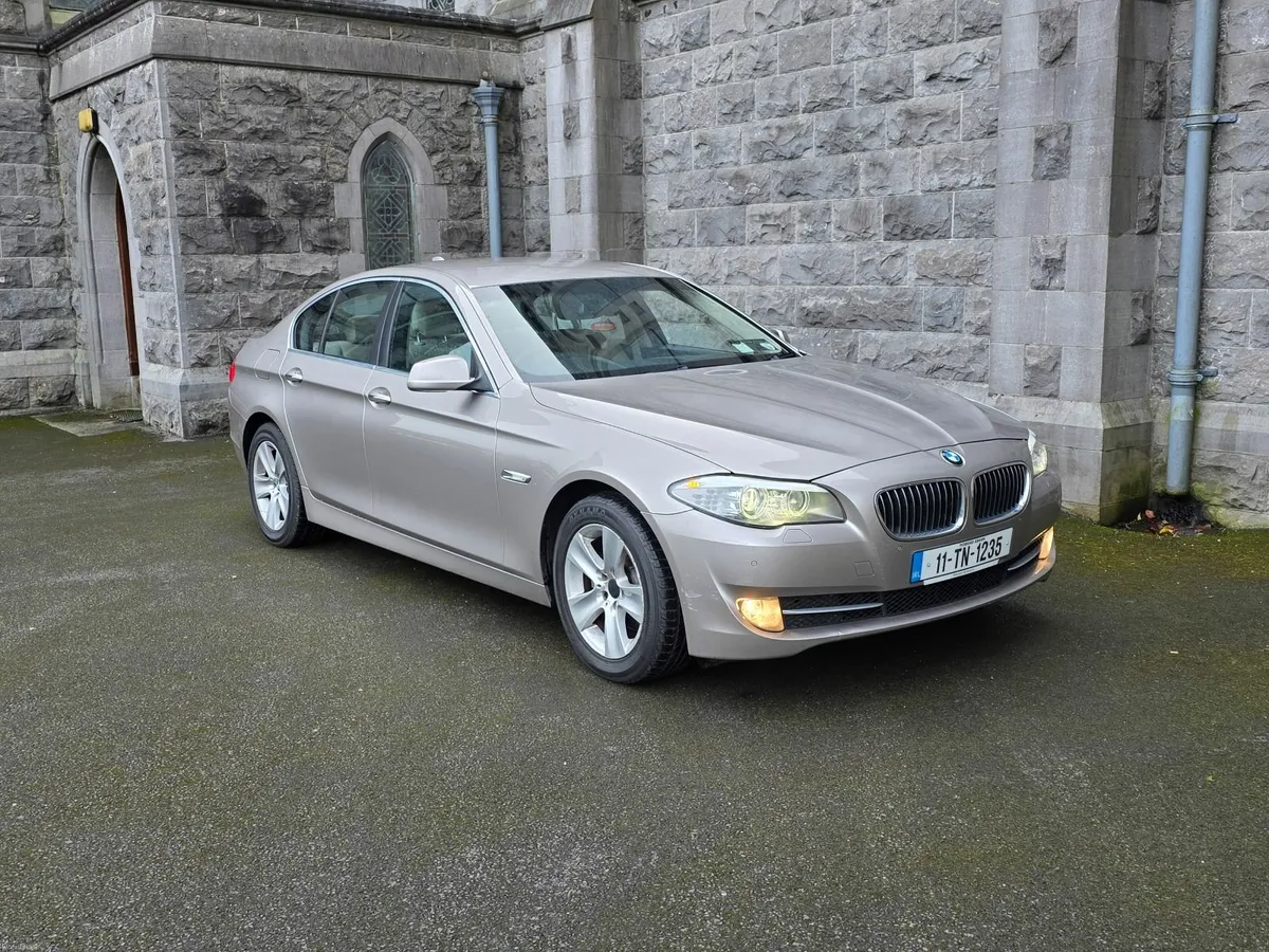 BMW 5-Series 2011 - Image 3