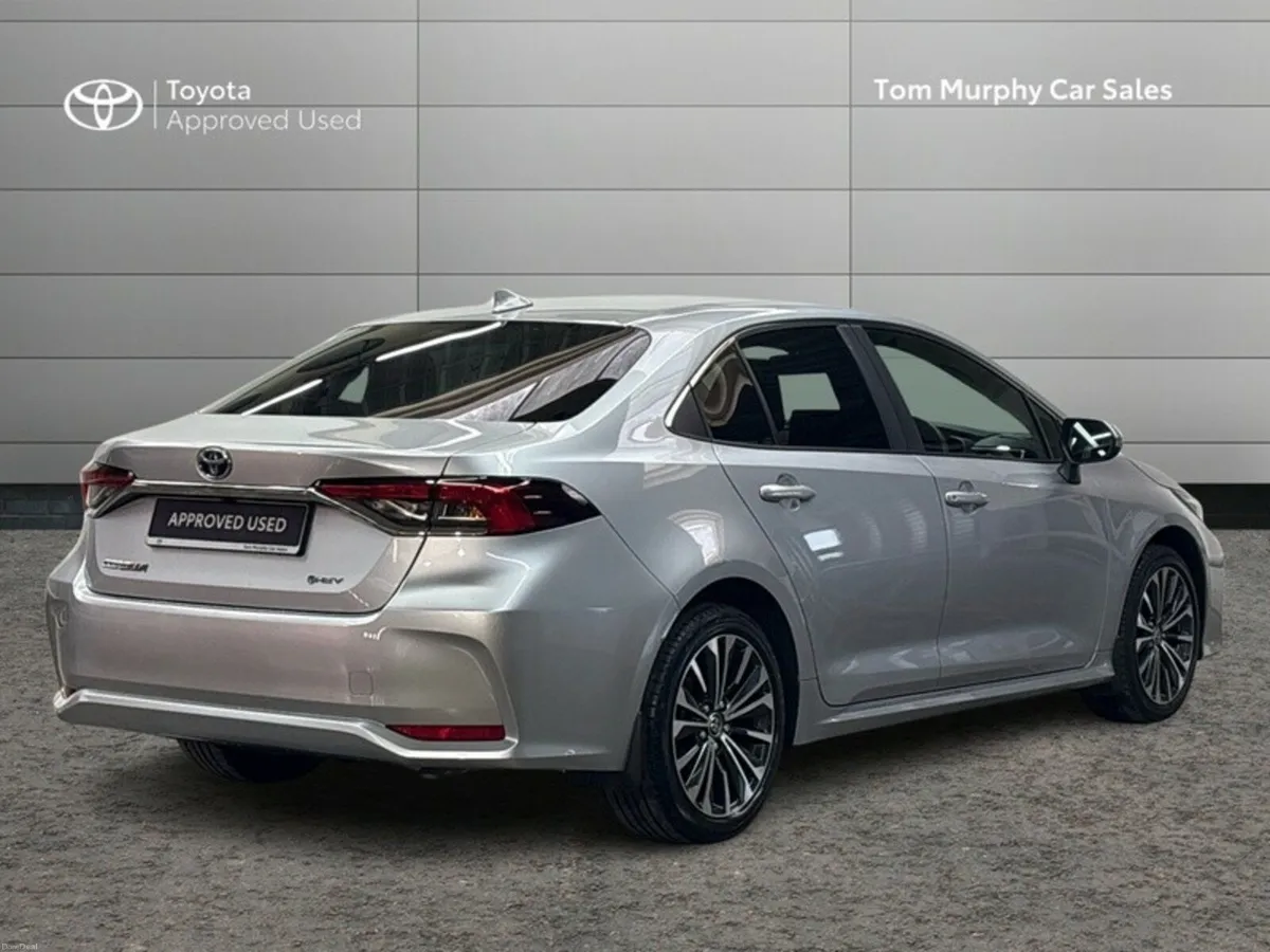 Toyota Corolla COROLLA SALOON LUNA SPORT - Image 2