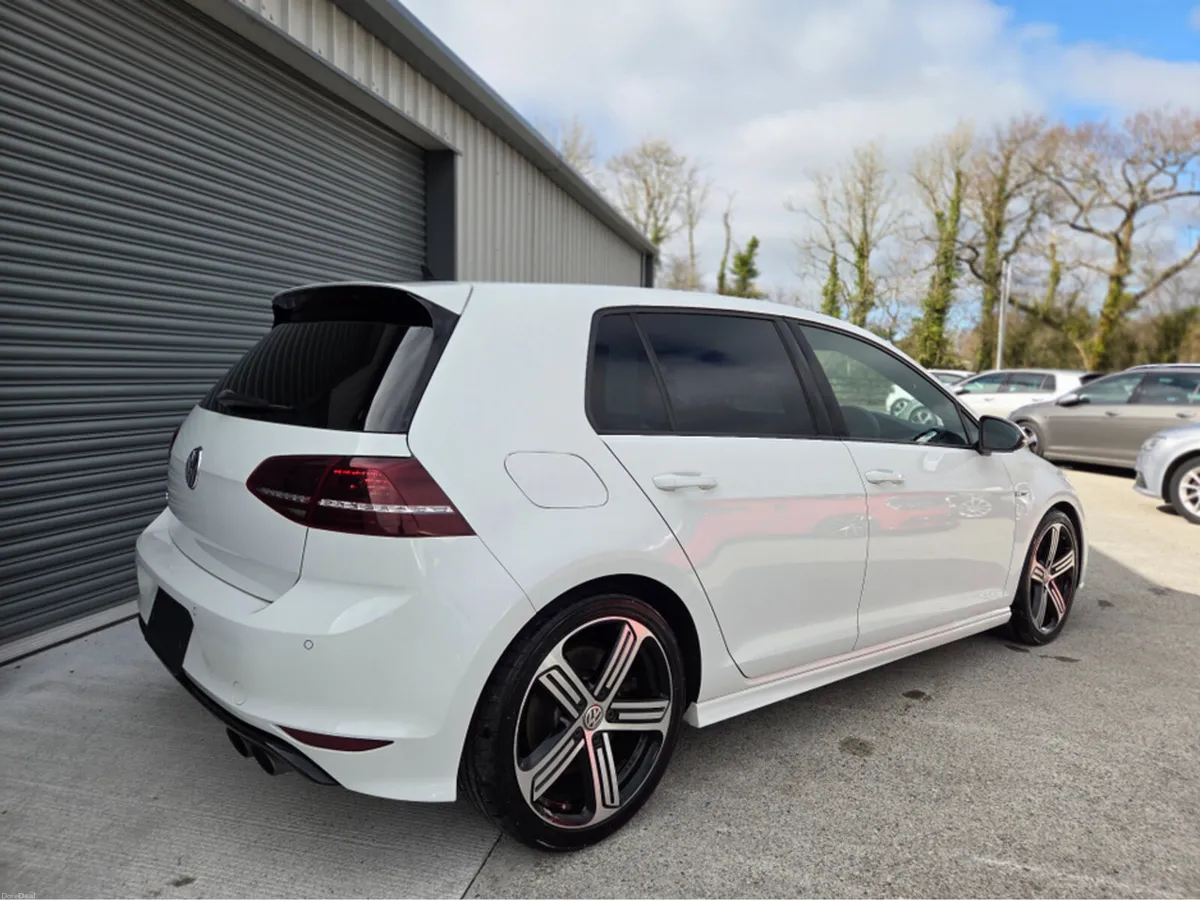 Volkswagen Golf R 4MOTION 2.0 TSI AUTO - Image 3