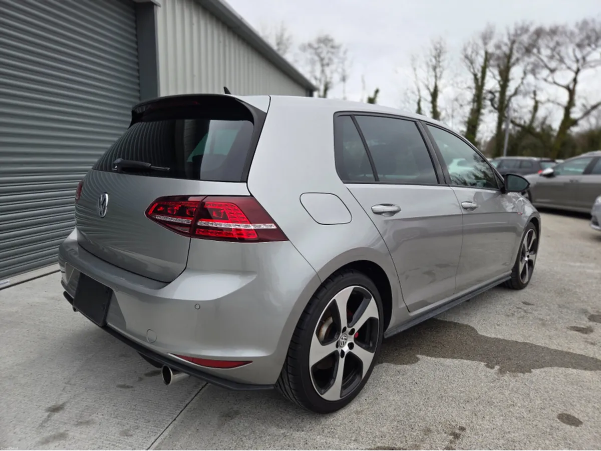 Volkswagen Golf GTI DSG - Image 4