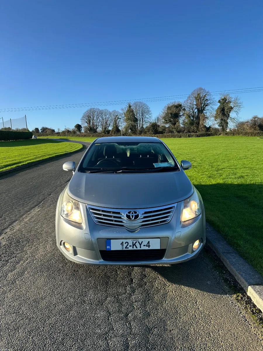Toyota Avensis 2012 - Image 2