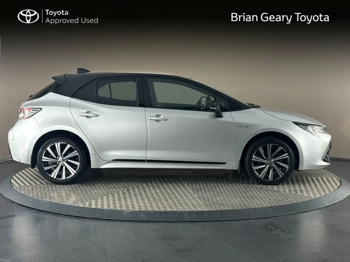 Toyota Corolla HYBRID LUNA SPORT H/B - Image 3