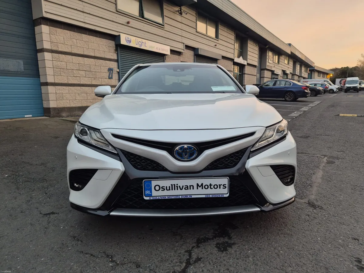 TOYOTA CAMRY / 2020 / 2.5 PETROL HYBRID /AUTOMATIC - Image 2