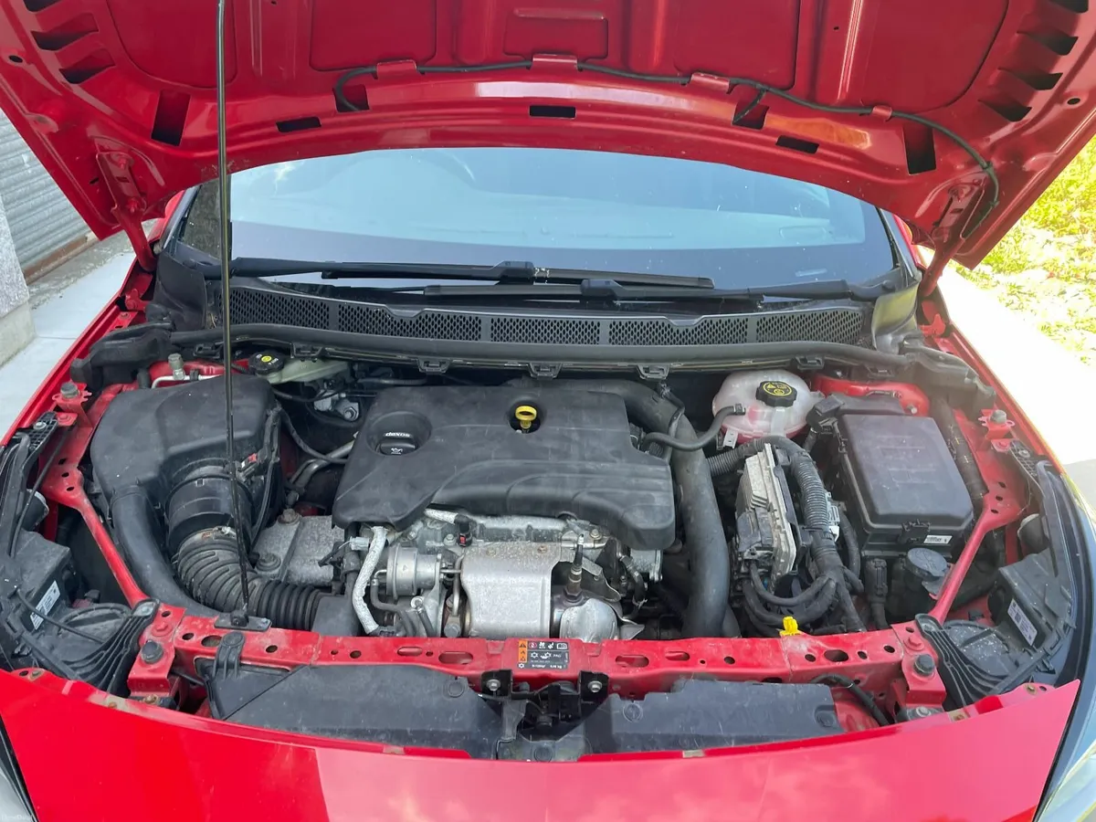 2018 (181) Opel Astra 1.0T SRI 5dr - Image 4