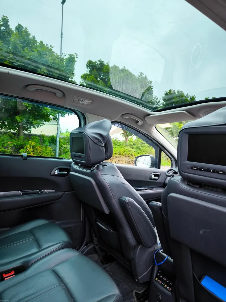 Peugeot 5008 2012 - Image 1
