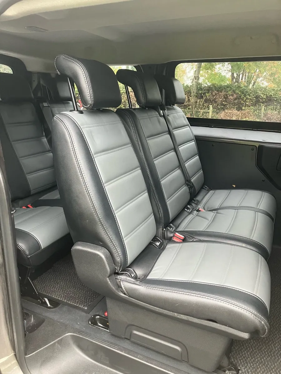 Peugeot Expert people carrier - Image 3