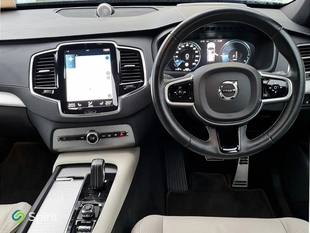 Volvo XC90 R-Design Pro  Recharge T8 390 - Image 4