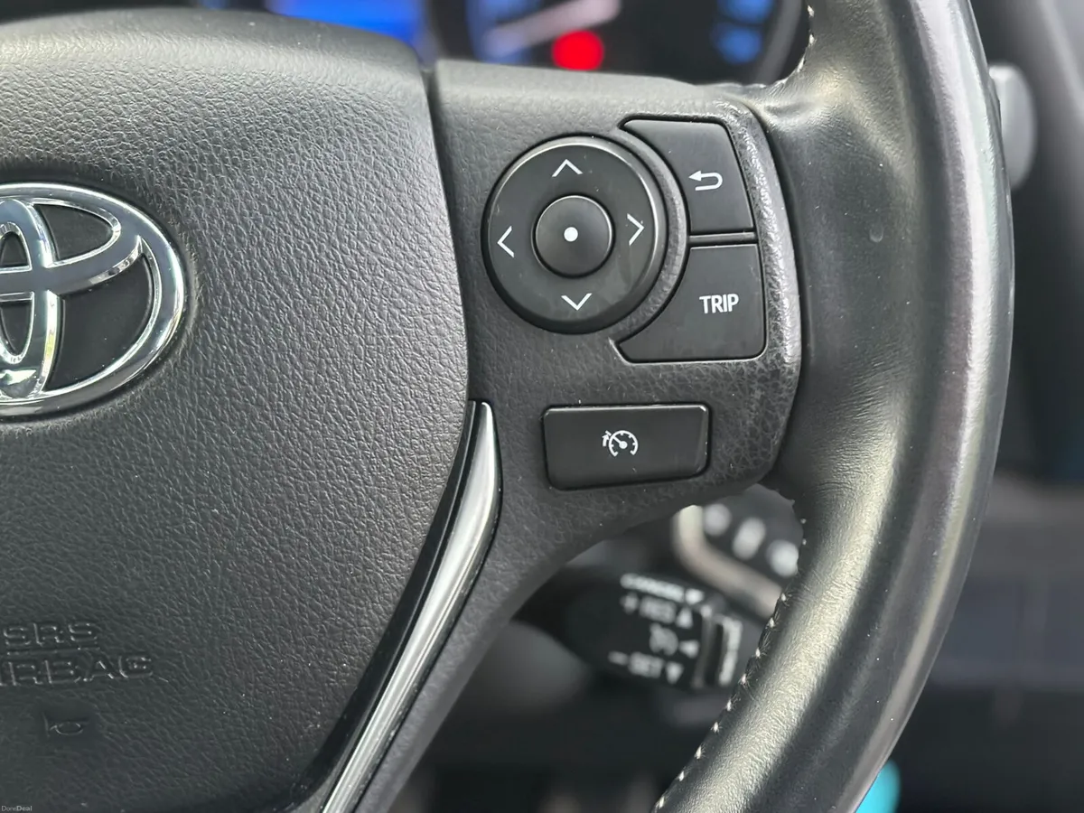 161’ Toyota Auris | LOW MILEAGE | Warranty - Image 6