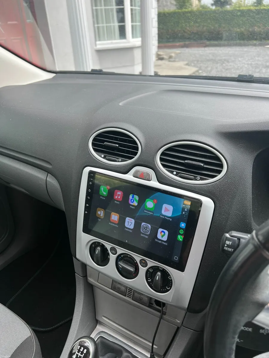 Ford Focus 2010 - Image 3