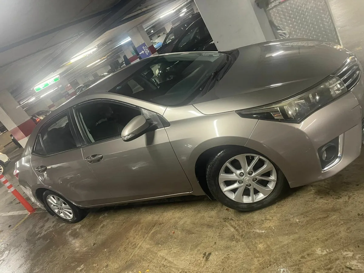 Toyota Corolla 2015 - Image 4