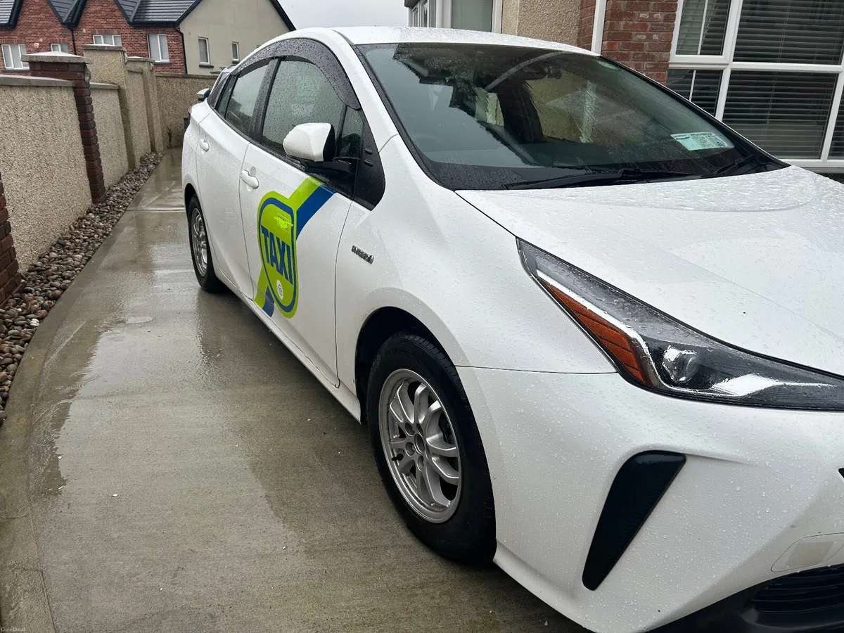 2022 TAXI READY Toyota Prius 1.8 hybrid autoamtic - Image 1