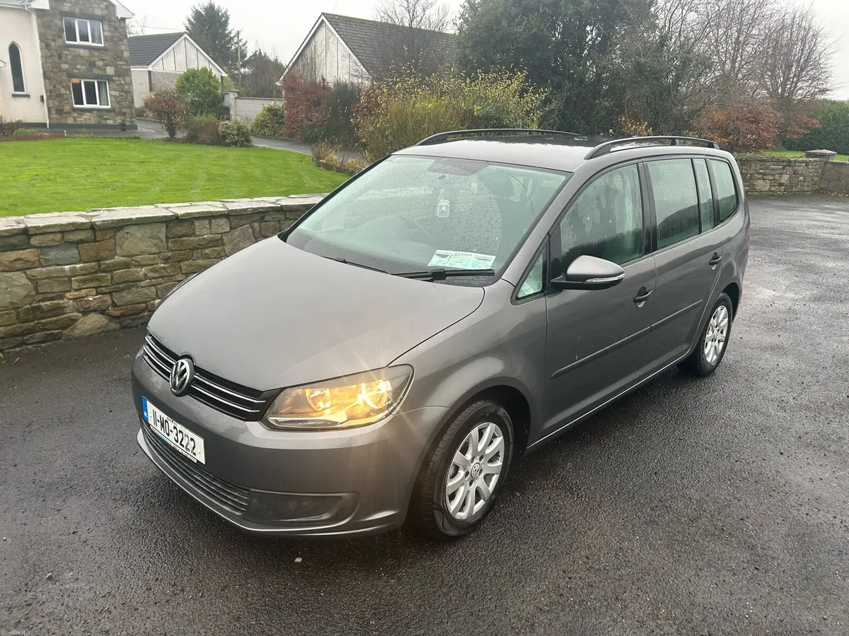 2011 Volkswagen Touran 1.6 7 Seater - Image 1