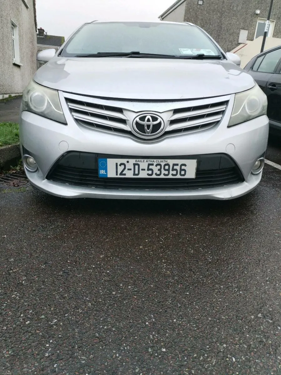 Toyota Avensis 2.2 diesel automatic - Image 1