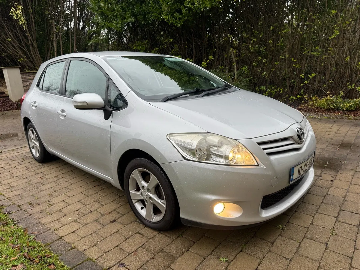 Toyota Auris Automatic 1.4 D4-D MINT - Image 2