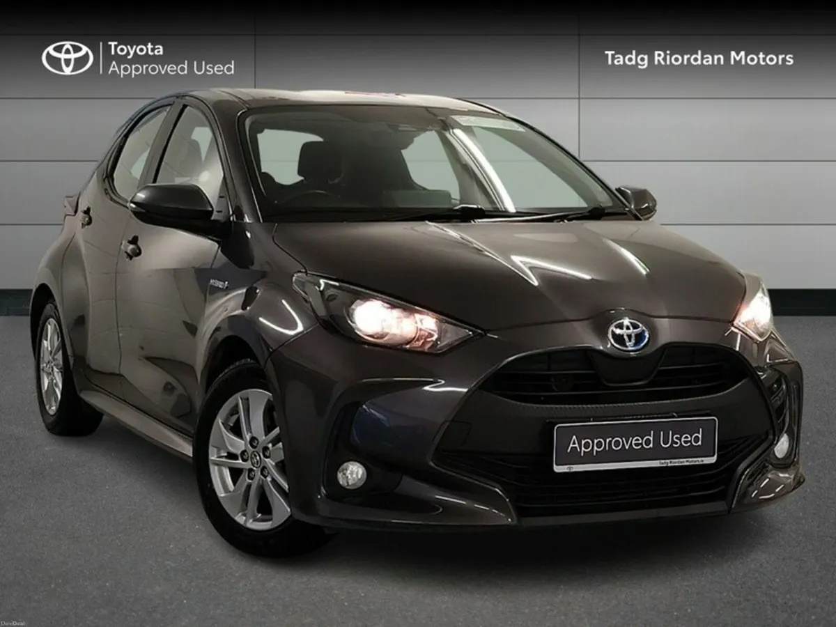 Toyota Yaris HYBRID LUNA - Image 1