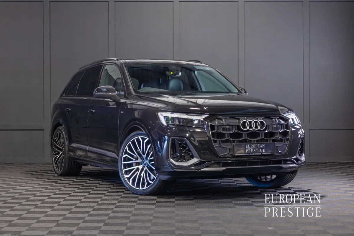 2025 Audi Q7 55 TFSIe Quattro S-Line - Image 1