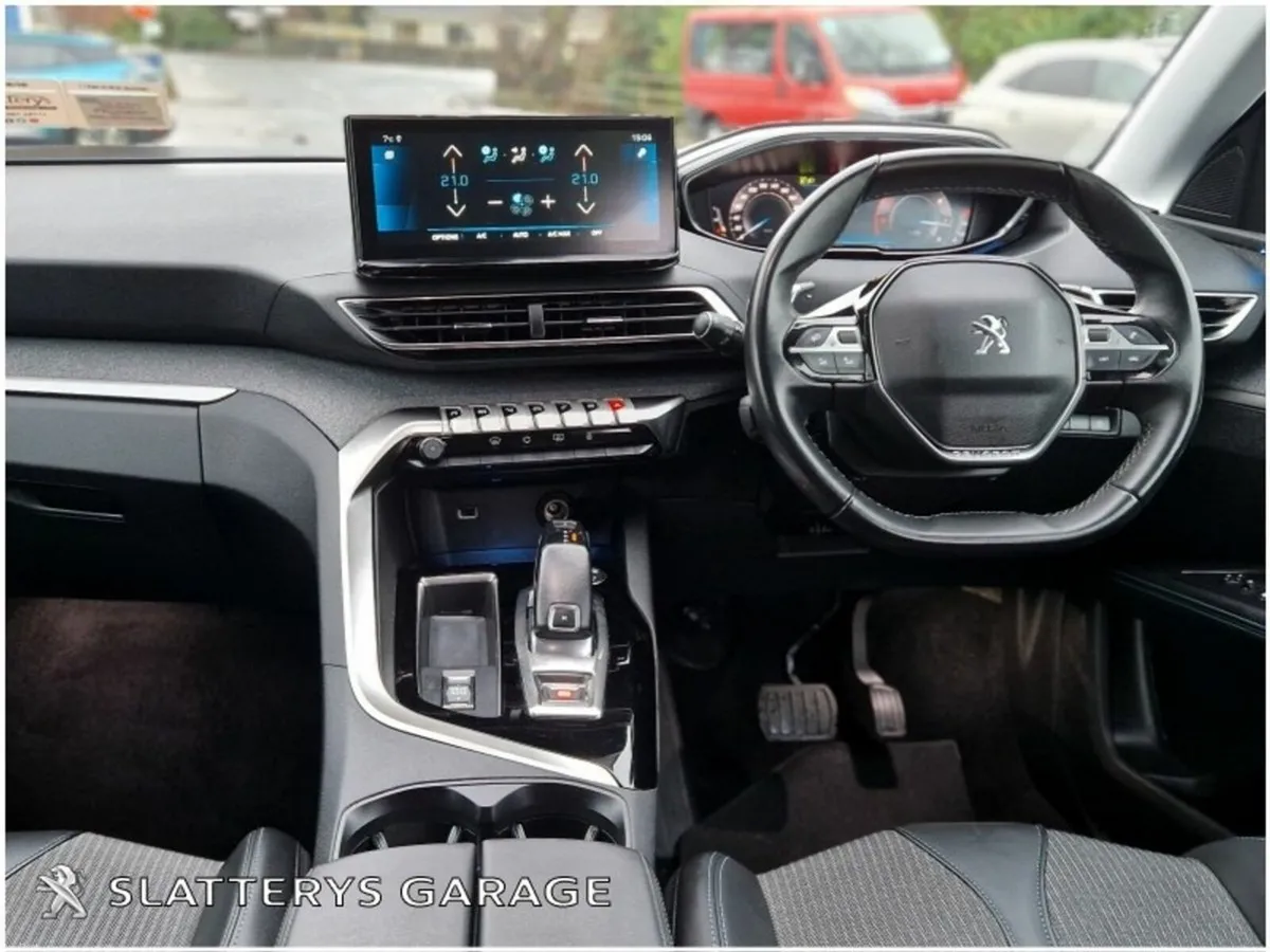 Peugeot 5008 1.5 BlueHDi 130bhp Allure Auto - Image 2