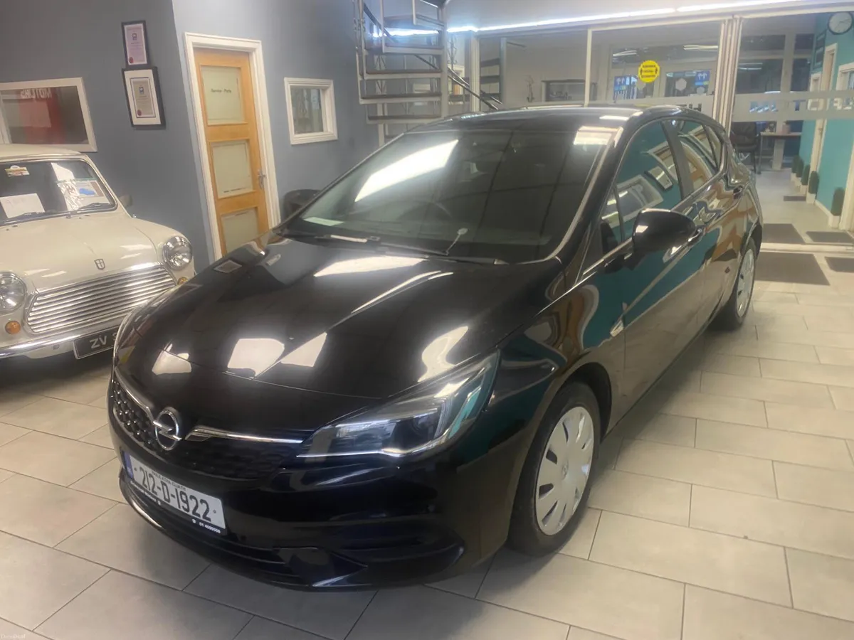 Opel Astra Diesel 2021 - Image 1