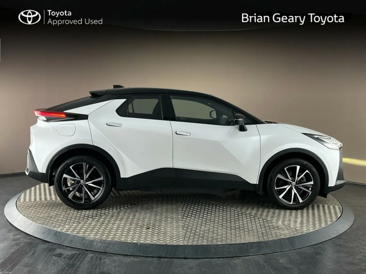 Toyota C-HR C-HR PHEV SPORT+ - Image 3