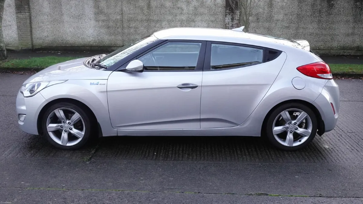 Hyundai Veloster 2012 - Image 2