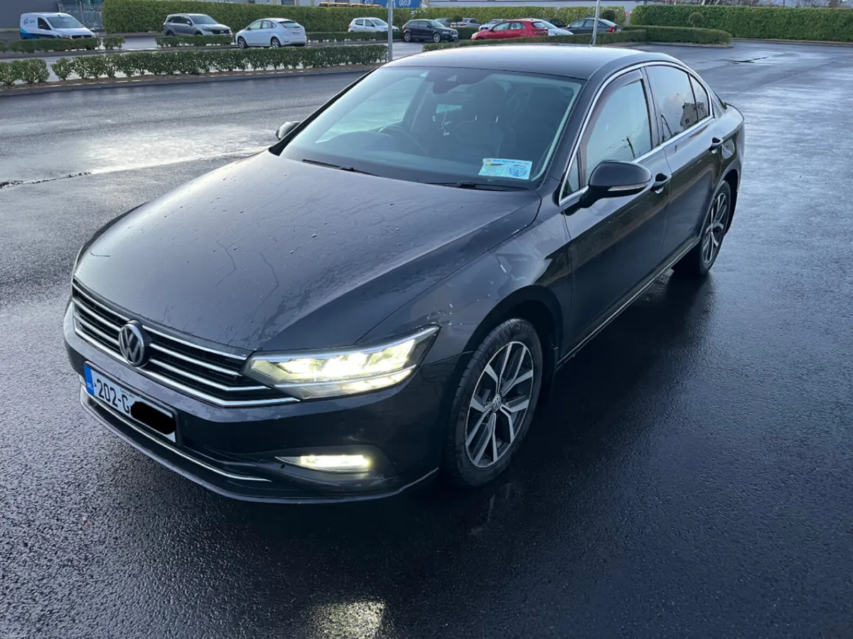 Volkswagen Passat - Image 2