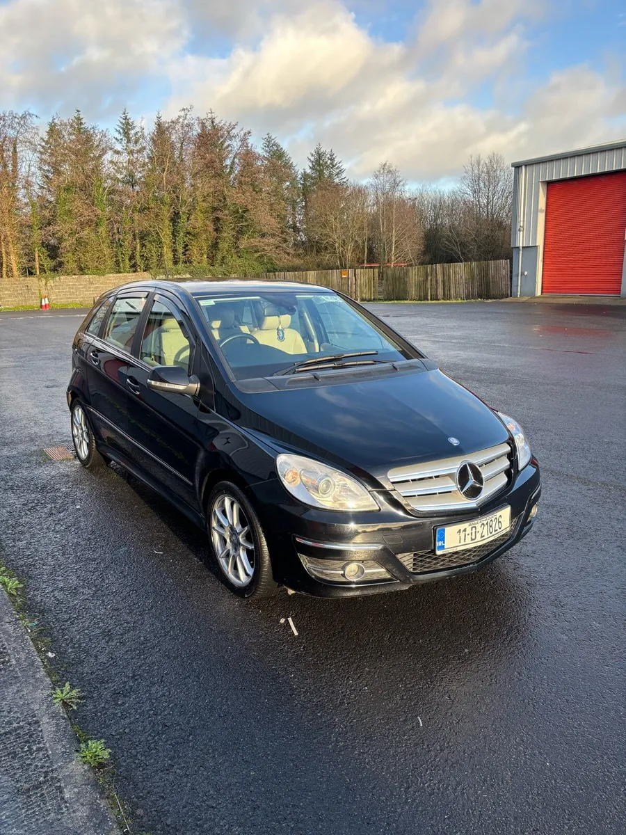 Low mileage Mercedes B180 - Image 1
