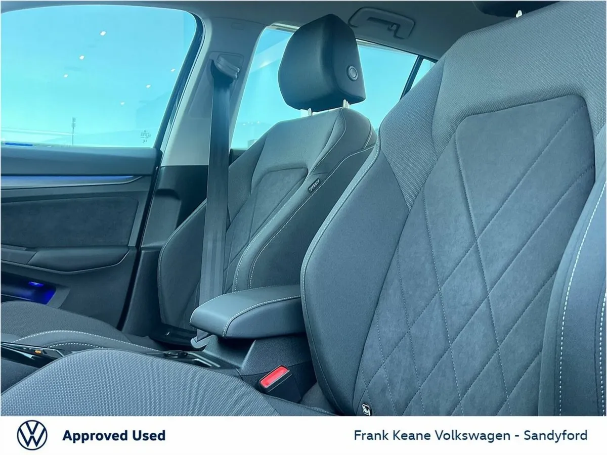 Volkswagen Golf *Style* 1.4TSI PHEV 204HP AUTO @Fr - Image 4