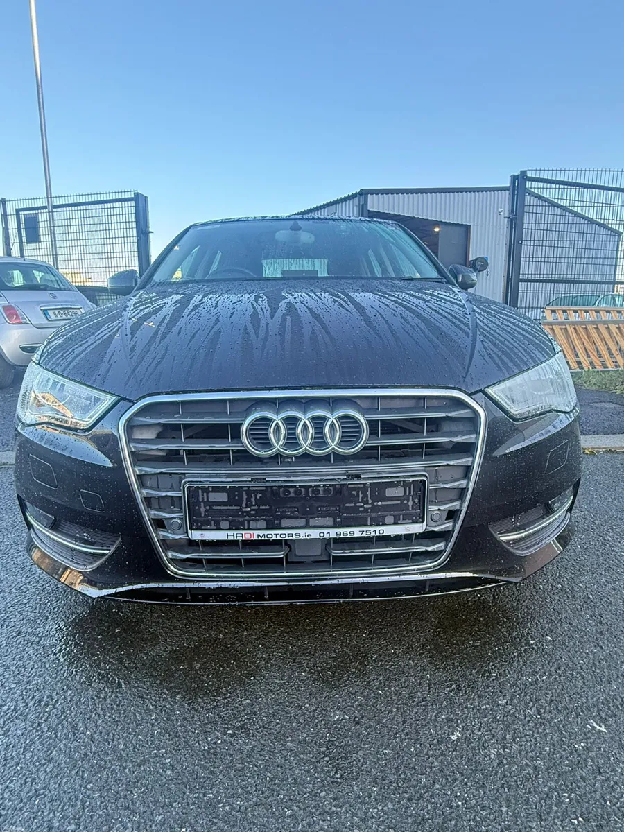 Audi A3 1.4 L black 2014 - Image 1