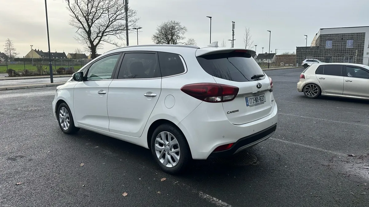 KIA Carens - Image 4